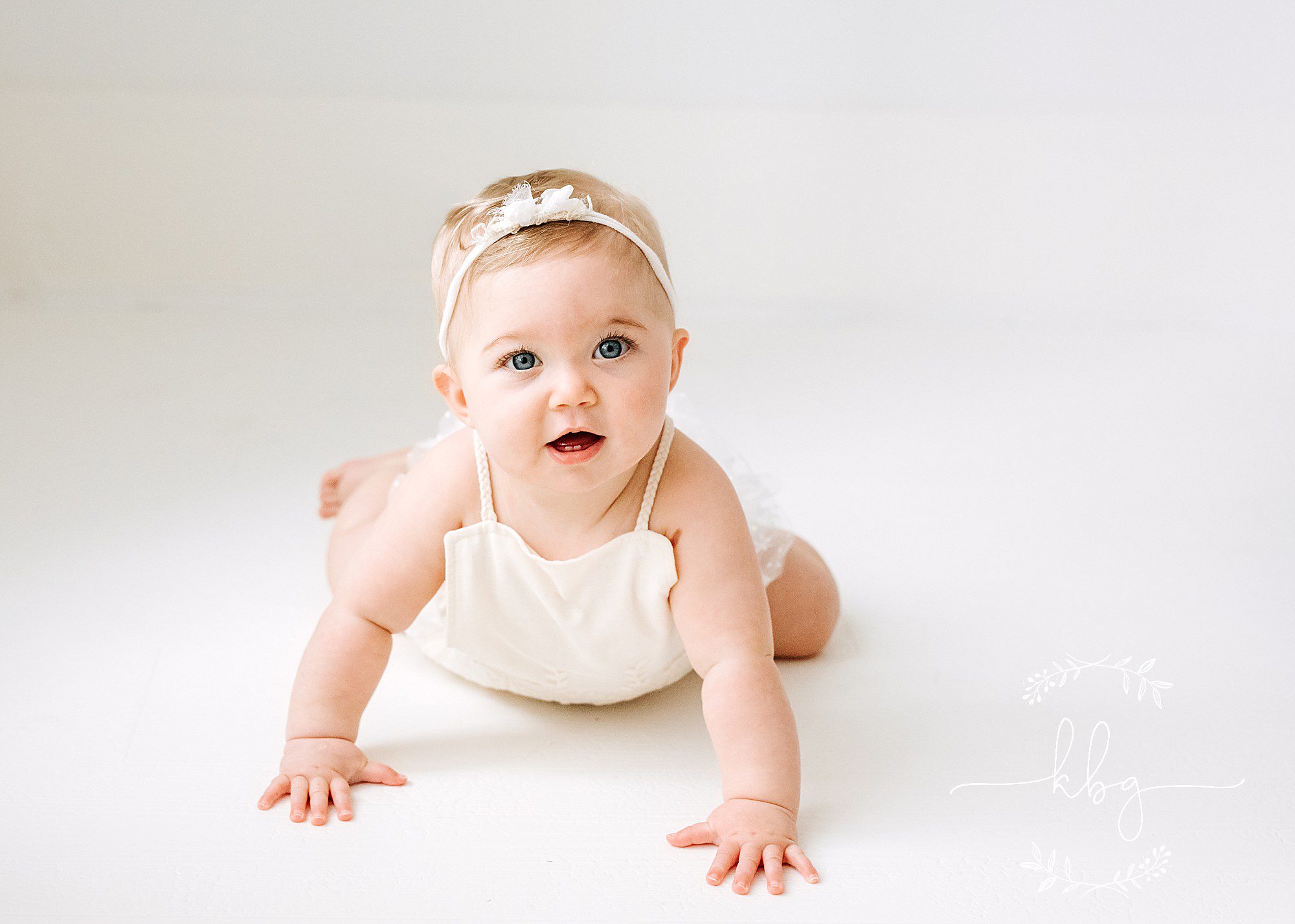 baby V sitting up about to crawl - marietta photographer